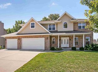 2040 E Higgins Hl, De Pere, WI 54115