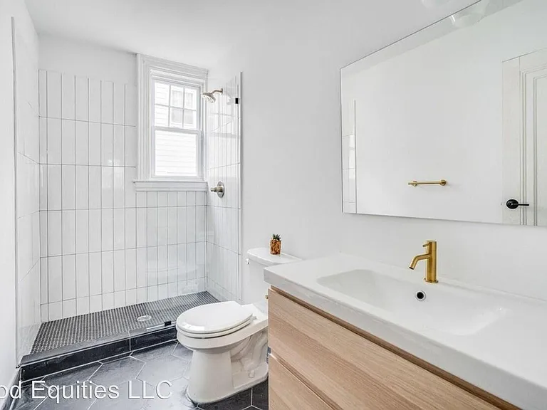420 Whitney Ave — Photo 6