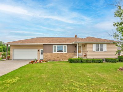 1018 S Huron Rd, Kawkawlin, MI, 48631