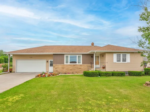 1018 S Huron Rd, Kawkawlin, MI 48631