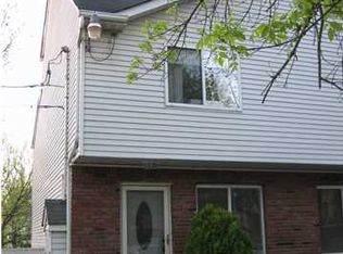 14 Country Ln, Staten Island, NY 10312