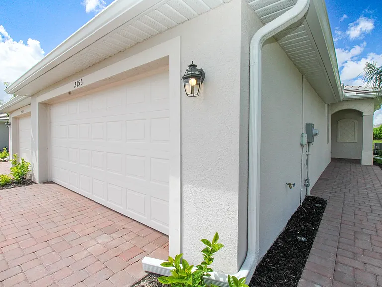 2156 Dragonfruit Way — Photo 8