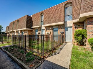 7476 Country Brook Dr, Indianapolis, IN 46260
