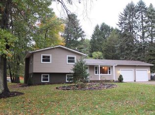 4262 Springdale Rd, Uniontown, OH 44685