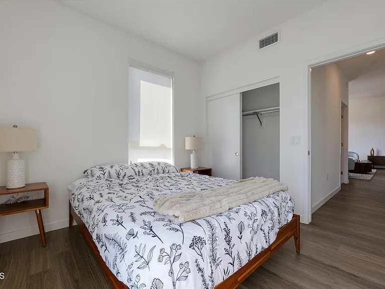 18900 Parthenia St #315 — Photo 16