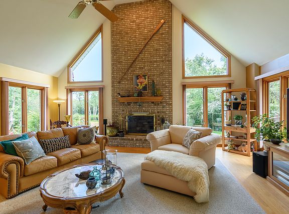 5th image of 42900 N Sheridan Oaks Dr