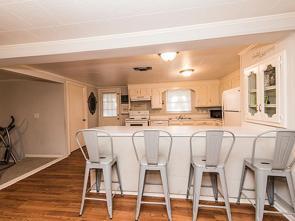 3rd image of 219 Estelle Dr