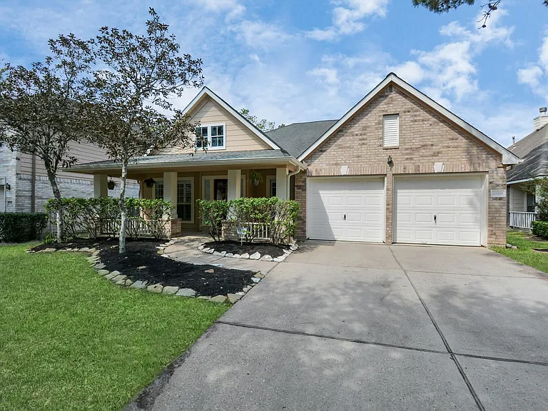 13339 Yaupon Holly Ln — Photo 2
