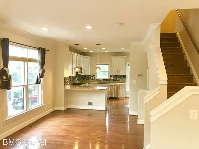 4411 Longfellow St — Photo 6