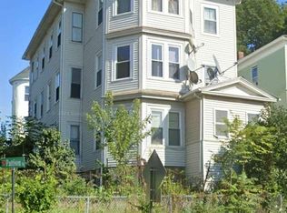 37 Vernon St, Worcester, MA 01610