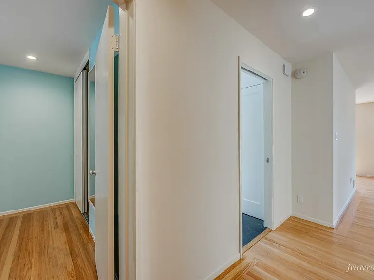 172 Burlwood Dr — Photo 12