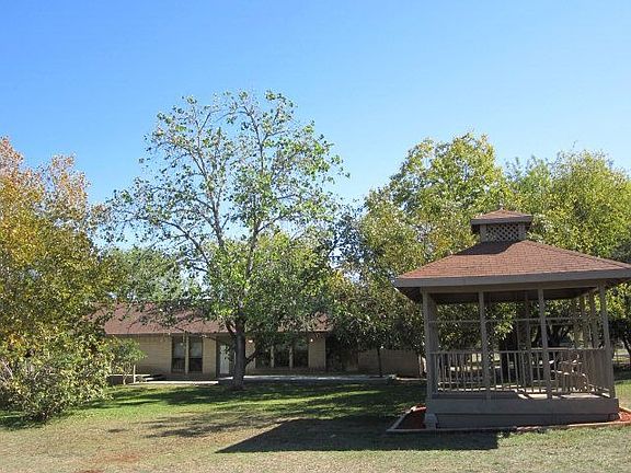 3rd image of 1805 Palomino Ln