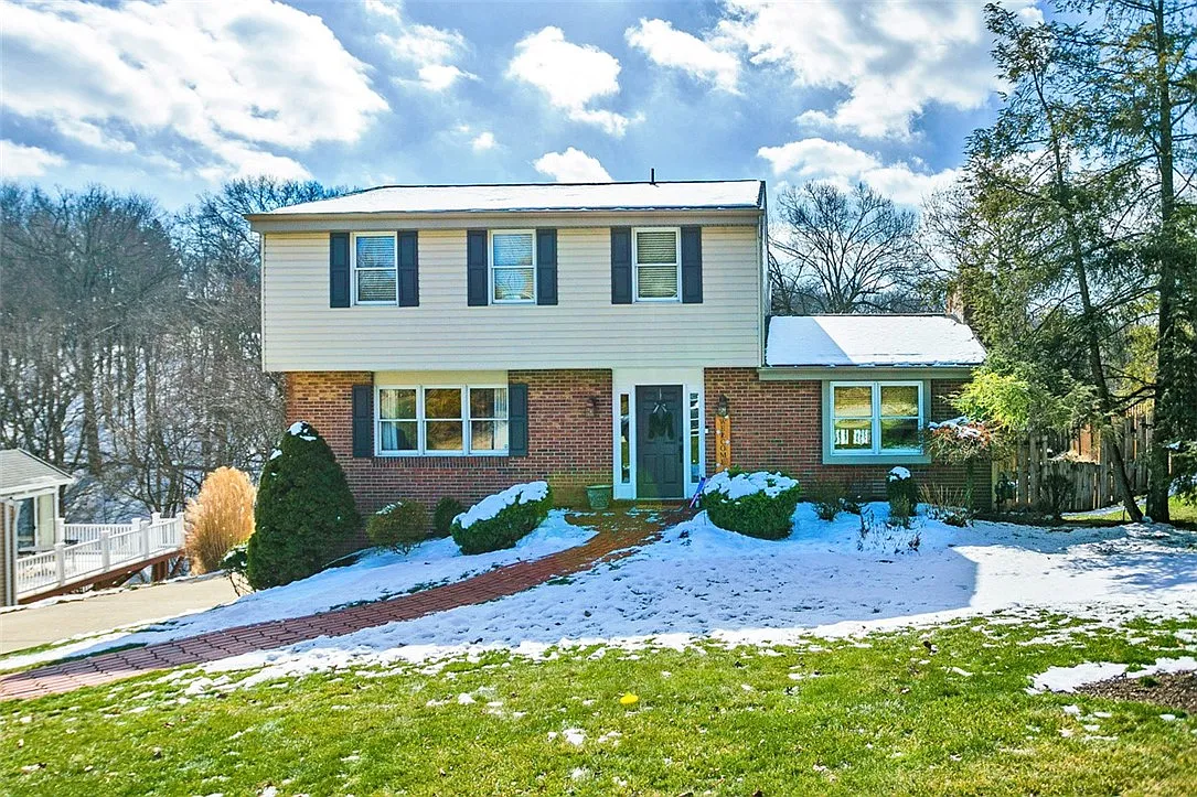 315 Laurelwood Dr photo 1