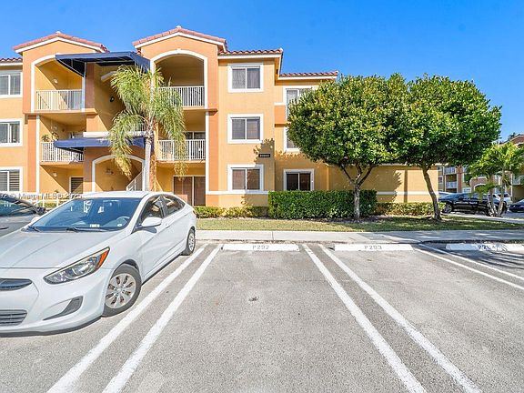 2nd image of 20930 SW 87th Ave APT 305
