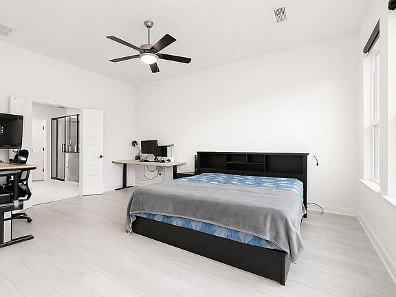 3rd image of 6401 Velvet Leaf Ln