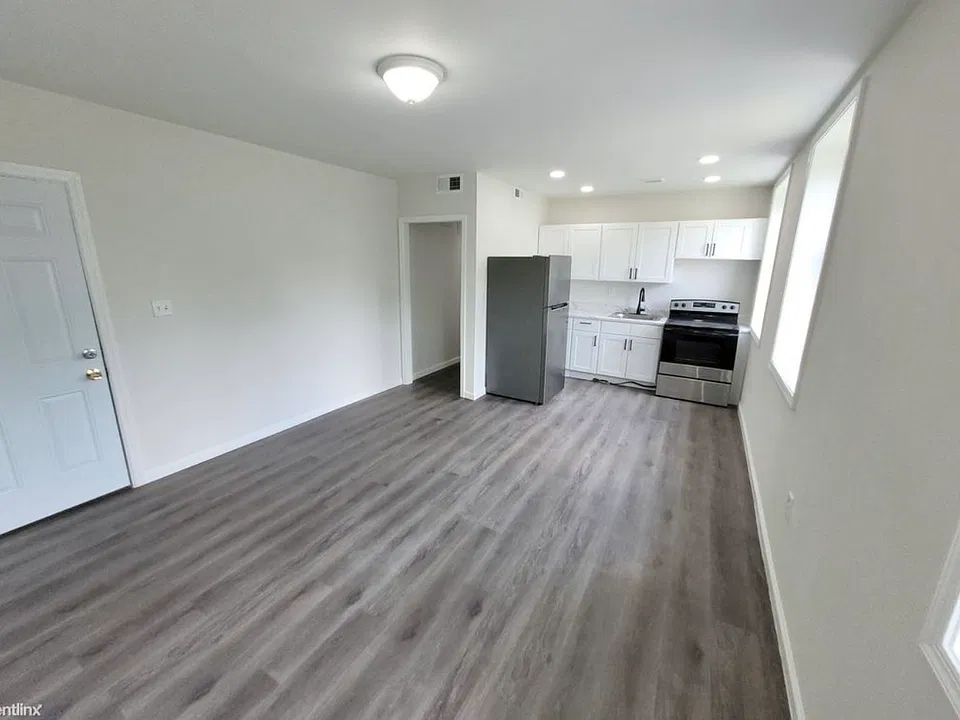 3633 Liberty Heights Ave #B6