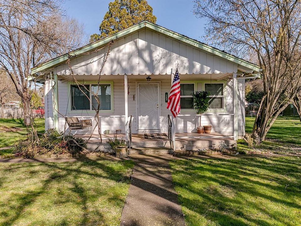 2nd image of 122 Fargo St
