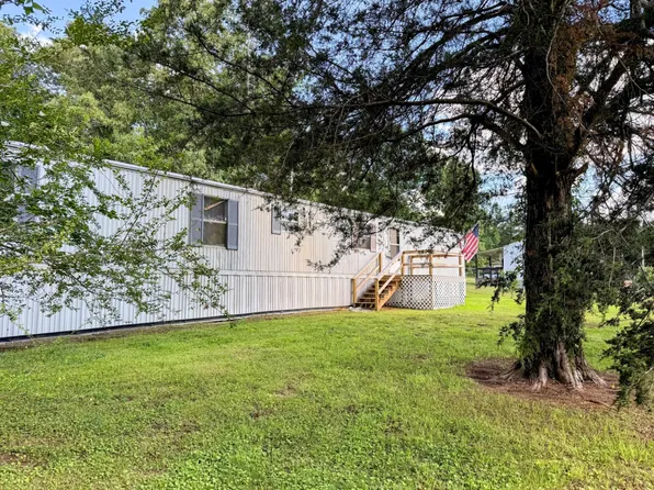 90 Coxburg Rd N, Holladay, TN 38341