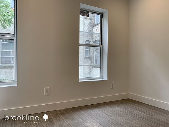 4th image of 482 Halsey St #3