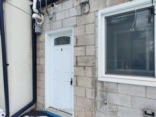 586 Parliament St #C, Toronto, ON M4X 1P8