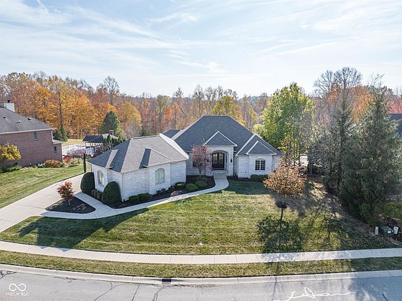 3rd image of 742 Foxboro Dr