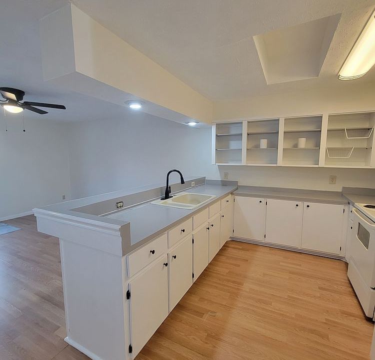 1st image of 8524B Surf Dr #0