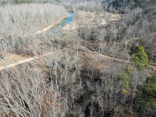 000 North Road, Eminence, MO 65466