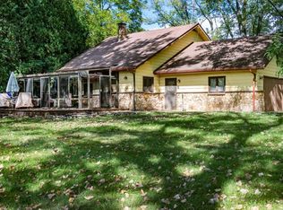 204 N Mohee Dr, Hartford City, IN 47348