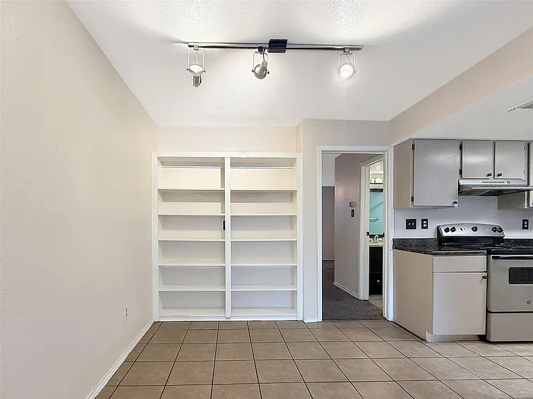 12905 Woodforest Blvd #601 — Photo 8