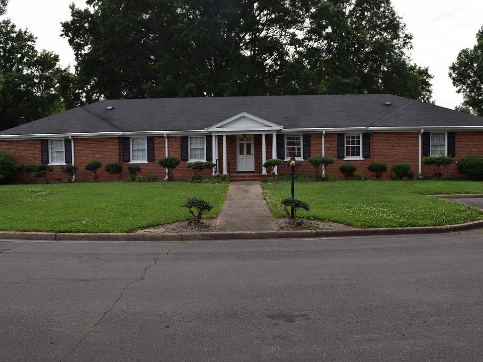 Meticulously maintained all brick duplex