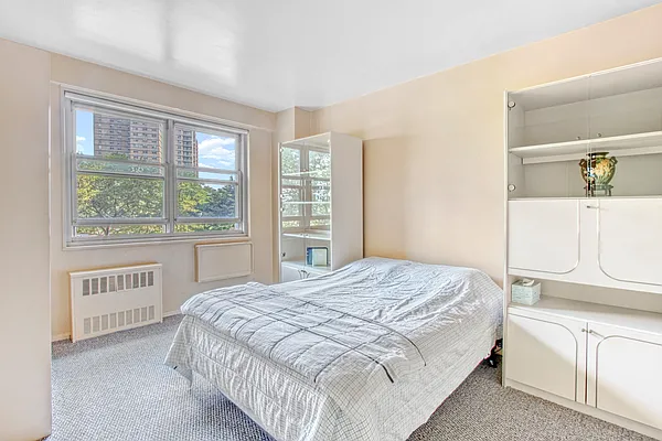 Sold by Douglas Elliman | media 15