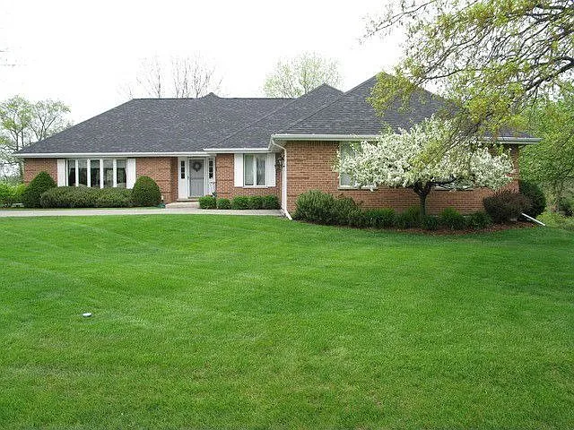 803 Highland Rd photo 1