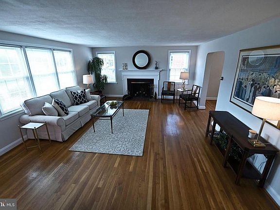 5th image of 1558 Putty Hill Ave