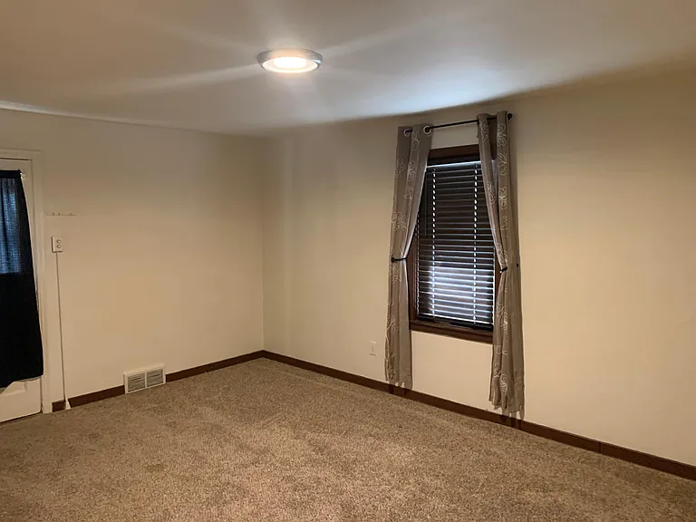 311 S Washington Ave — Photo 4