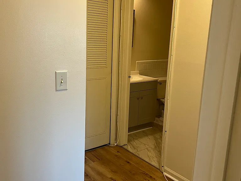 Presidents Village Apartments — Photo 25