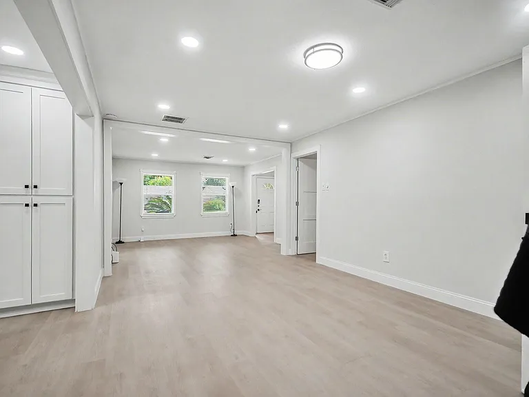 9323 Meadowbriar Ln — Photo 14
