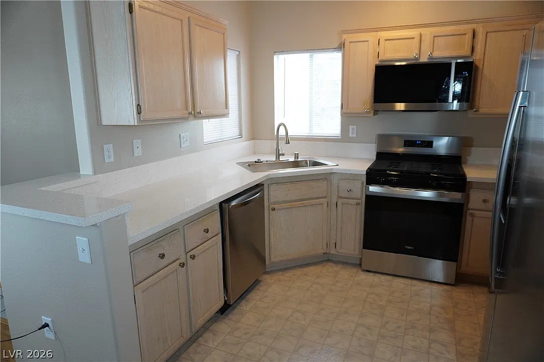 3 bed, 2.0 bath, 1228 sqft, $1,500 — Photo 4