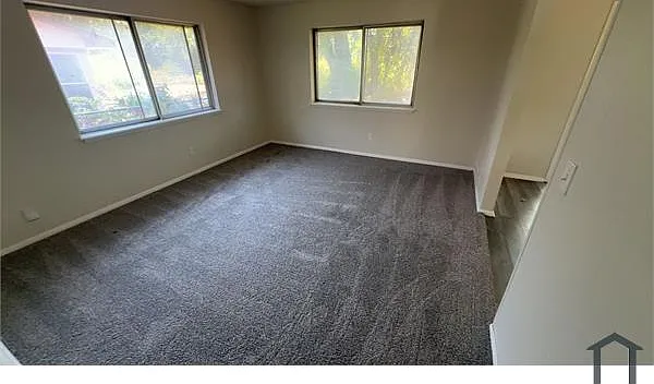 4 bed, 1071 sqft, $1,595 — Photo 3