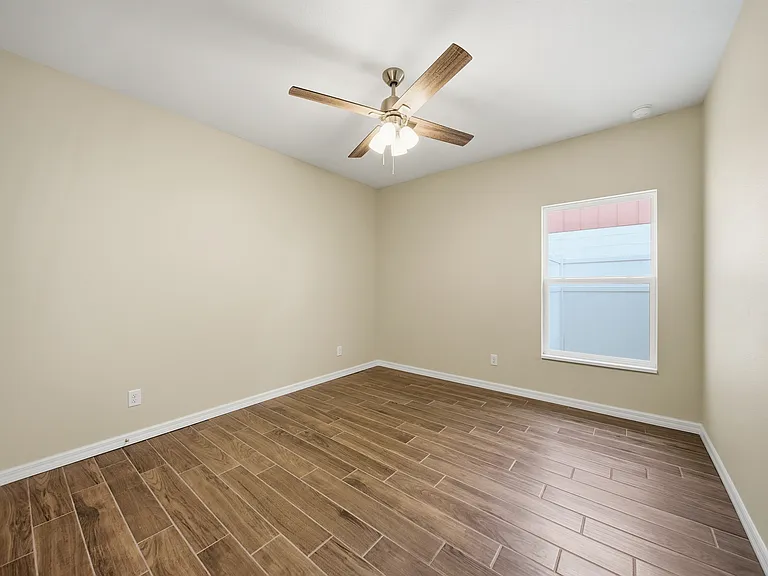 1072 Bridlewood Way — Photo 19