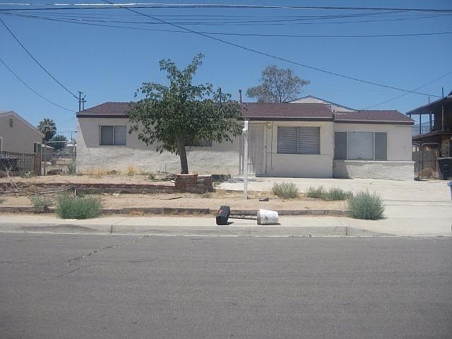 1st image of 1410 Mesa Dr