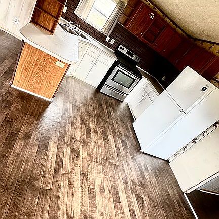 4th image of 421 Yankee Rd