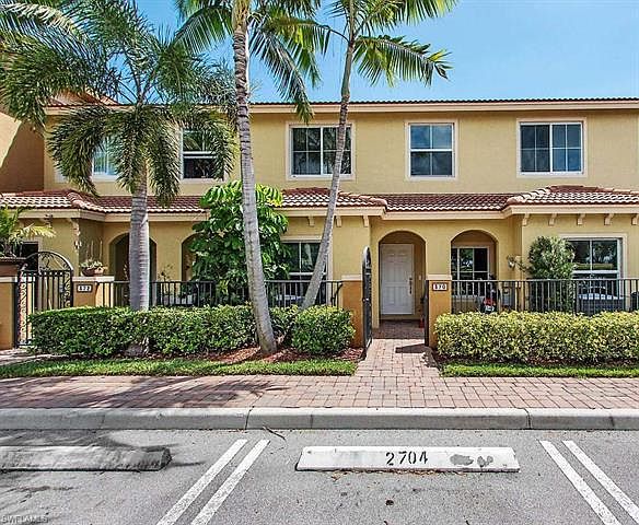1st image of 372 Lake Monterey Cir