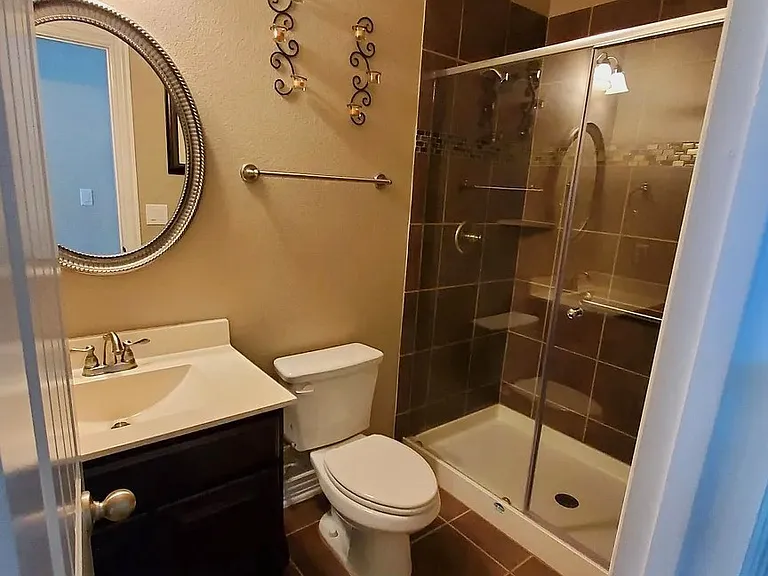 Downstairs full bath