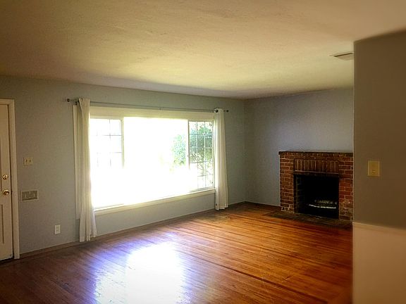 2nd image of 450 Lovella Way