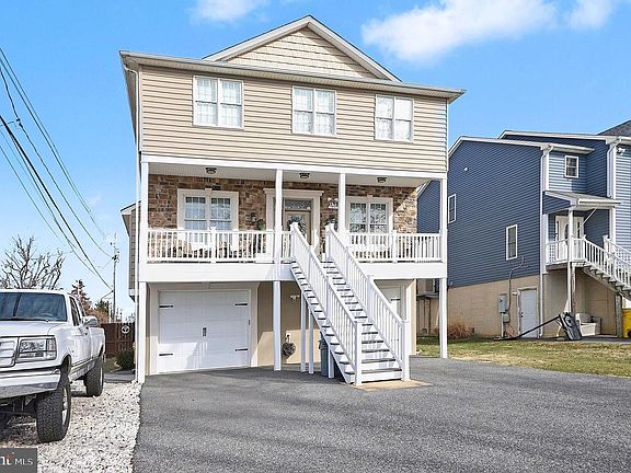 3rd image of 2809 4th St