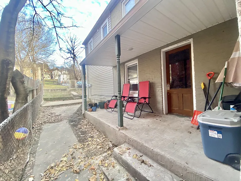 652 Elm St — Photo 10