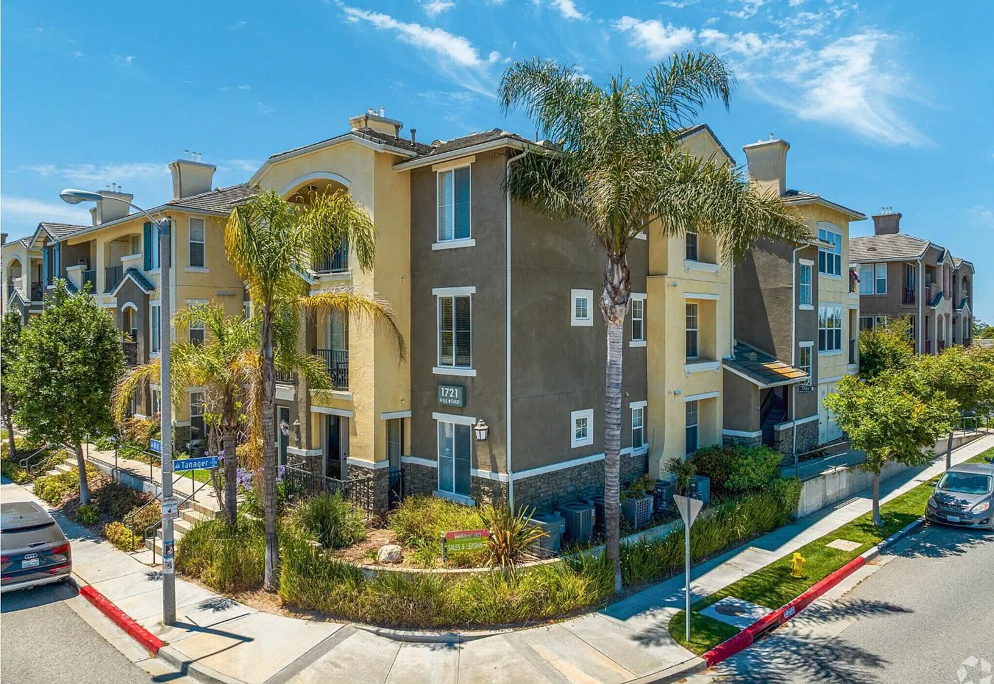 2 bed, 1359 sqft, $3,225 — Photo 4