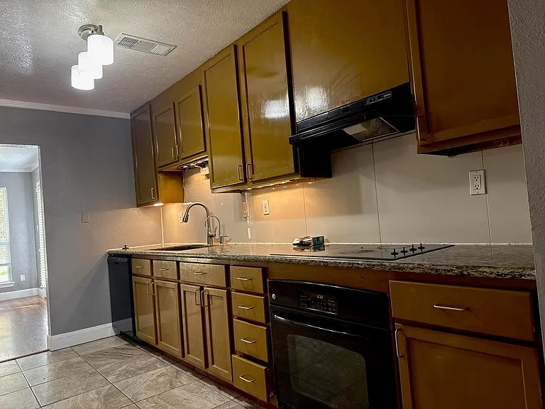 22726 Melham Ln — Photo 5