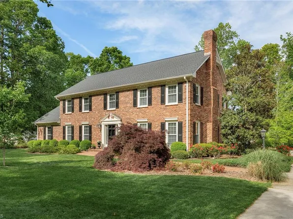 5001 Edinborough Rd, Greensboro, NC 27406