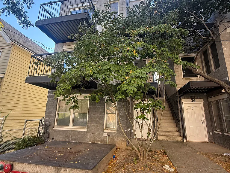 Montgomery Ave — Photo 1